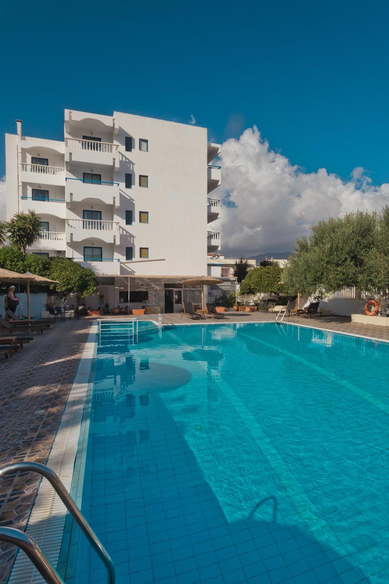 Regina & Hotel apartamentowy 2*