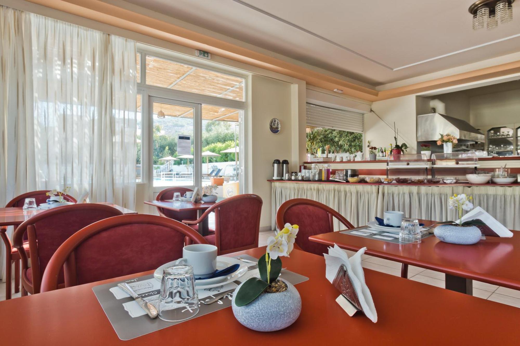 Regina & Hotel apartamentowy Karpatos